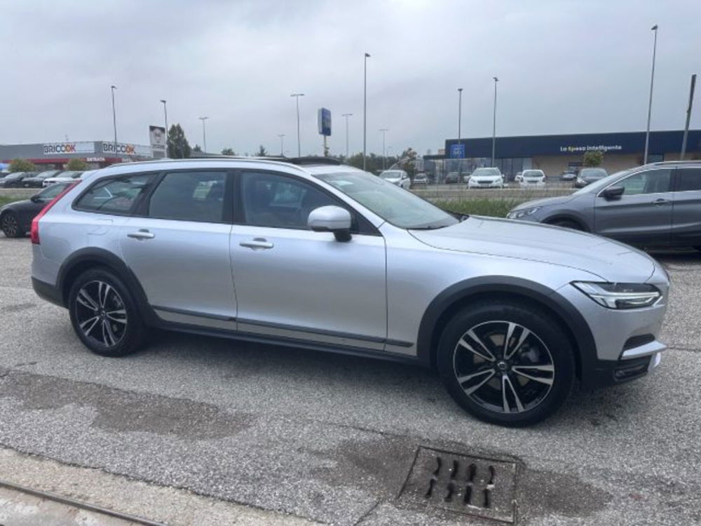 Volvo V90 Cross Country usata a Lodi (4)