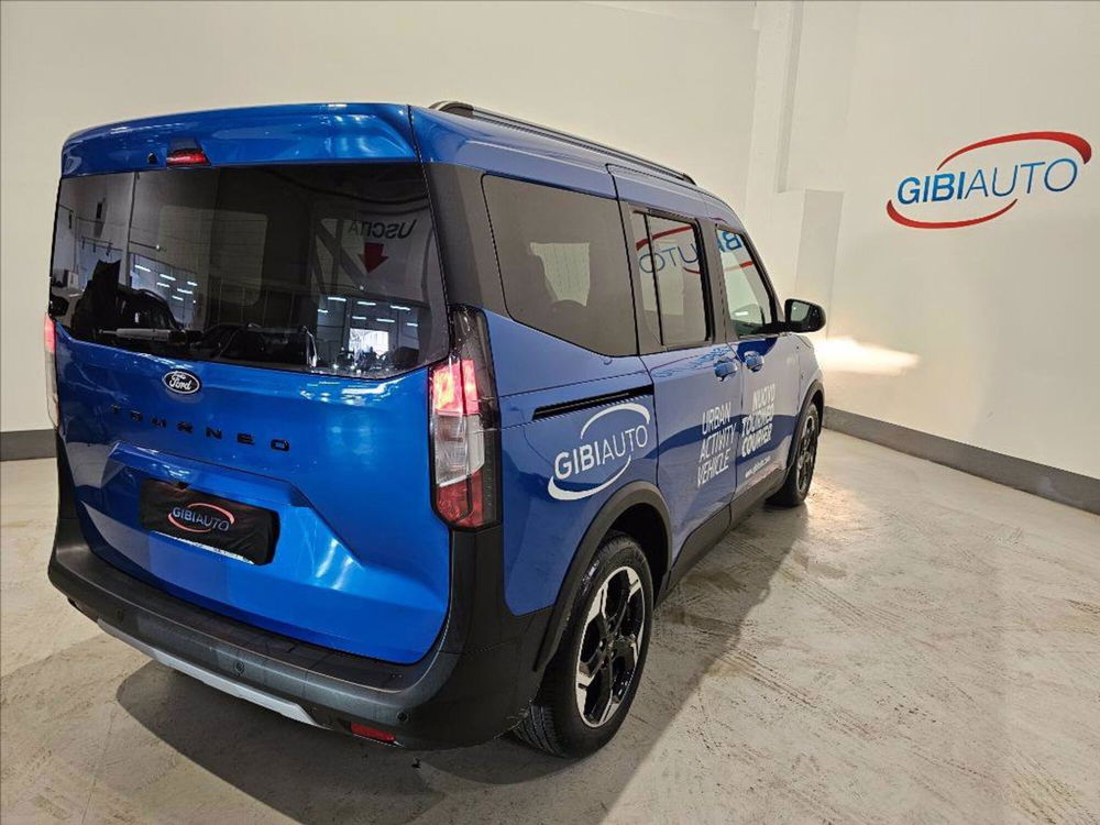 Ford Tourneo Courier nuova a Palermo (8)