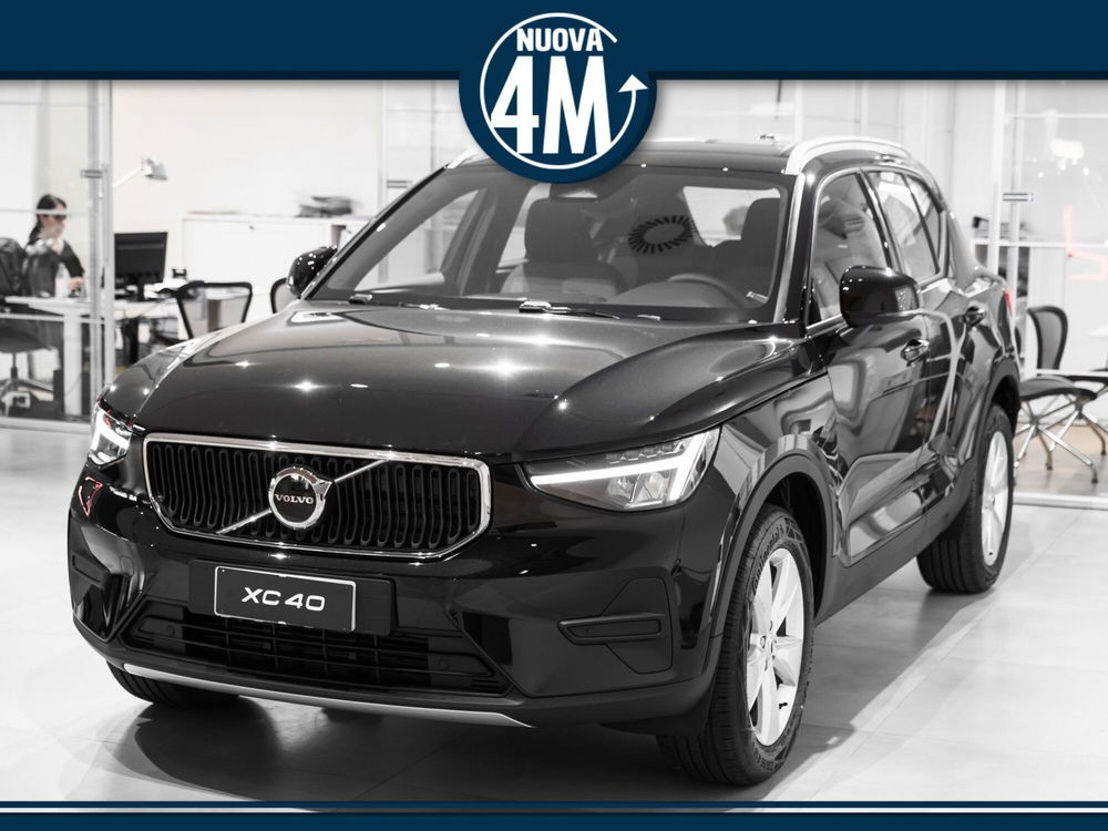 Volvo XC40 nuova a Prato