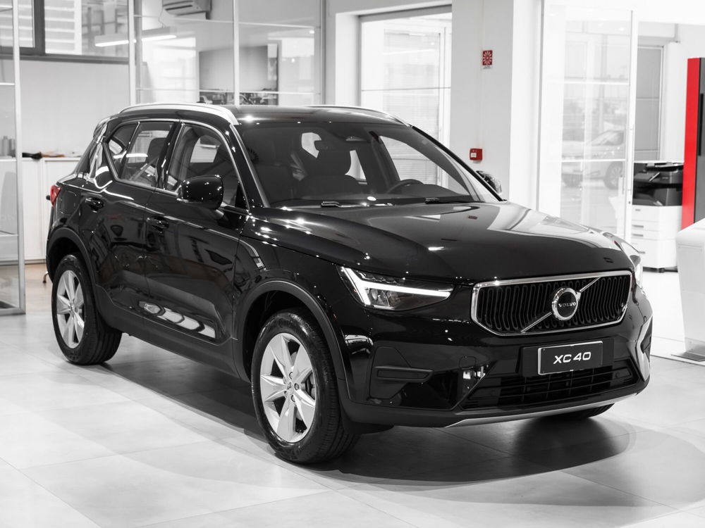 Volvo XC40 nuova a Prato (3)