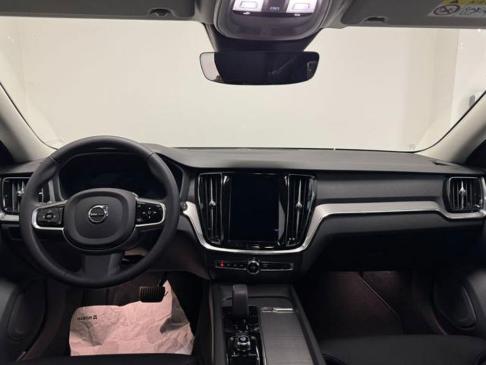 Volvo V60 nuova a Como (7)