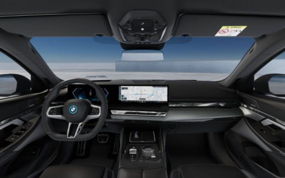 BMW i5 Touring nuova a Modena (11)