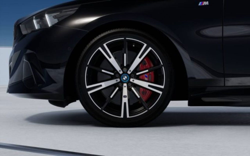 BMW i5 Touring nuova a Modena (8)