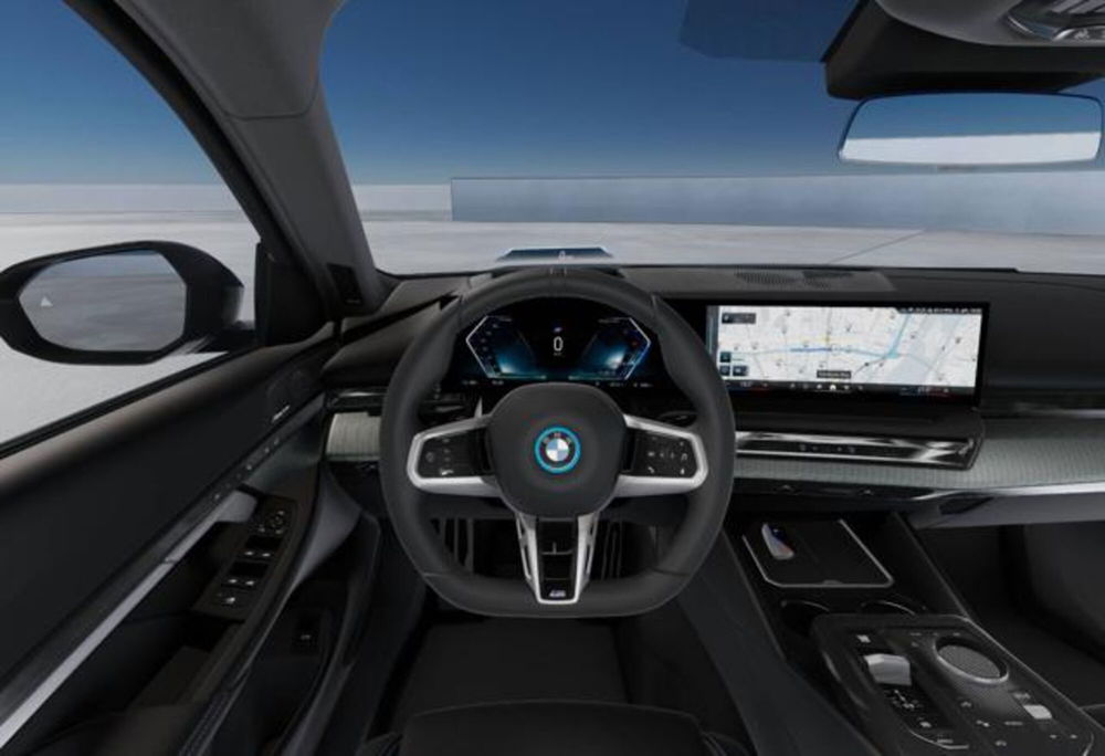 BMW i5 Touring nuova a Modena (14)