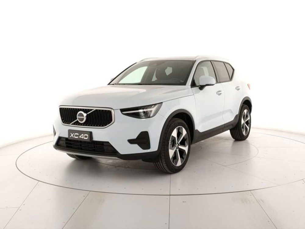 Volvo XC40 nuova a Modena (2)