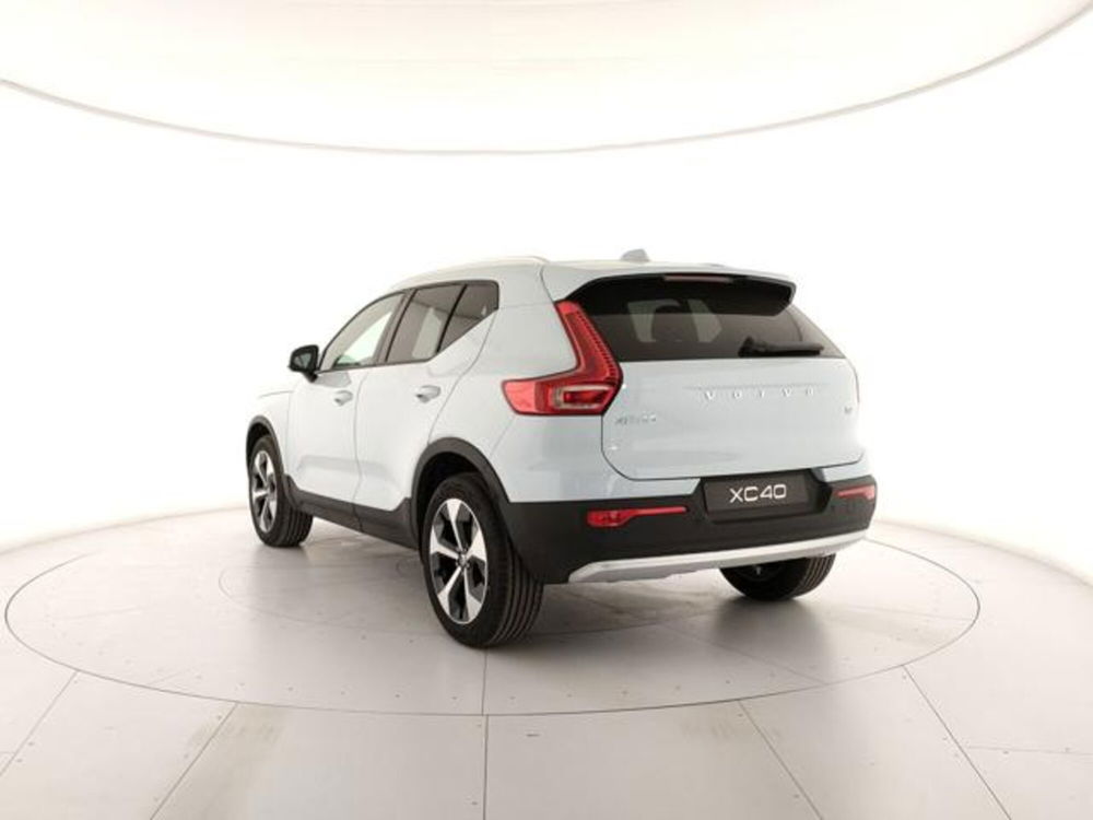 Volvo XC40 nuova a Modena (3)