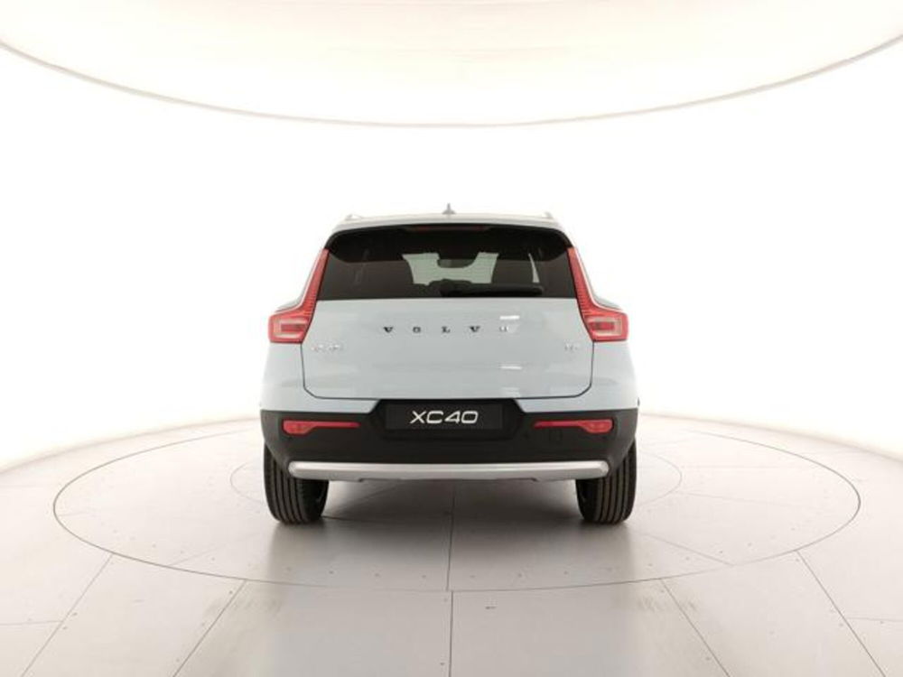 Volvo XC40 nuova a Modena (4)