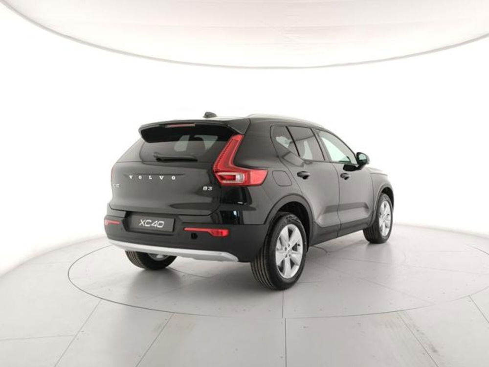 Volvo XC40 nuova a Modena (5)