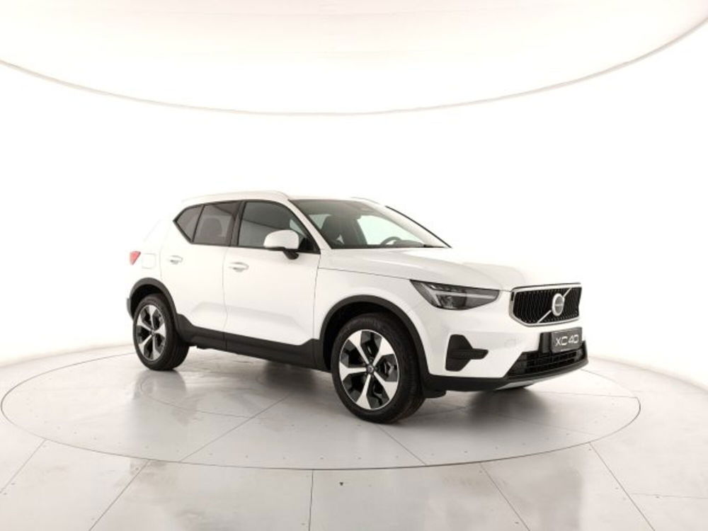 Volvo XC40 nuova a Modena (6)