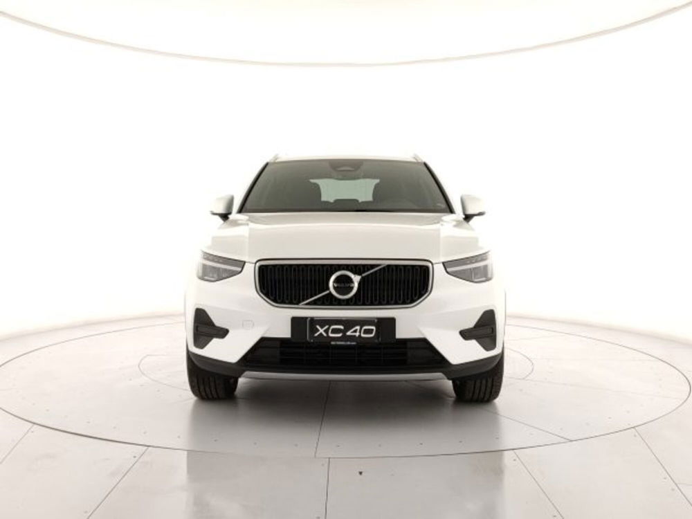 Volvo XC40 nuova a Modena (7)