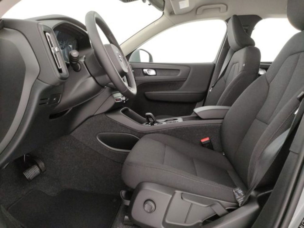 Volvo XC40 nuova a Modena (17)