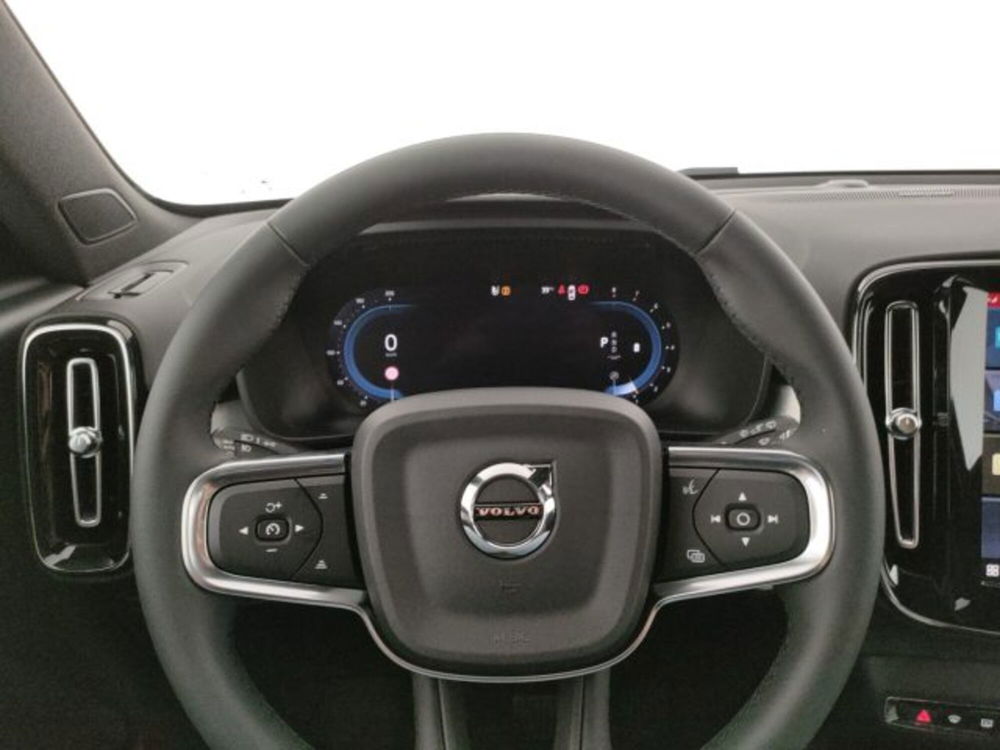 Volvo XC40 nuova a Modena (15)