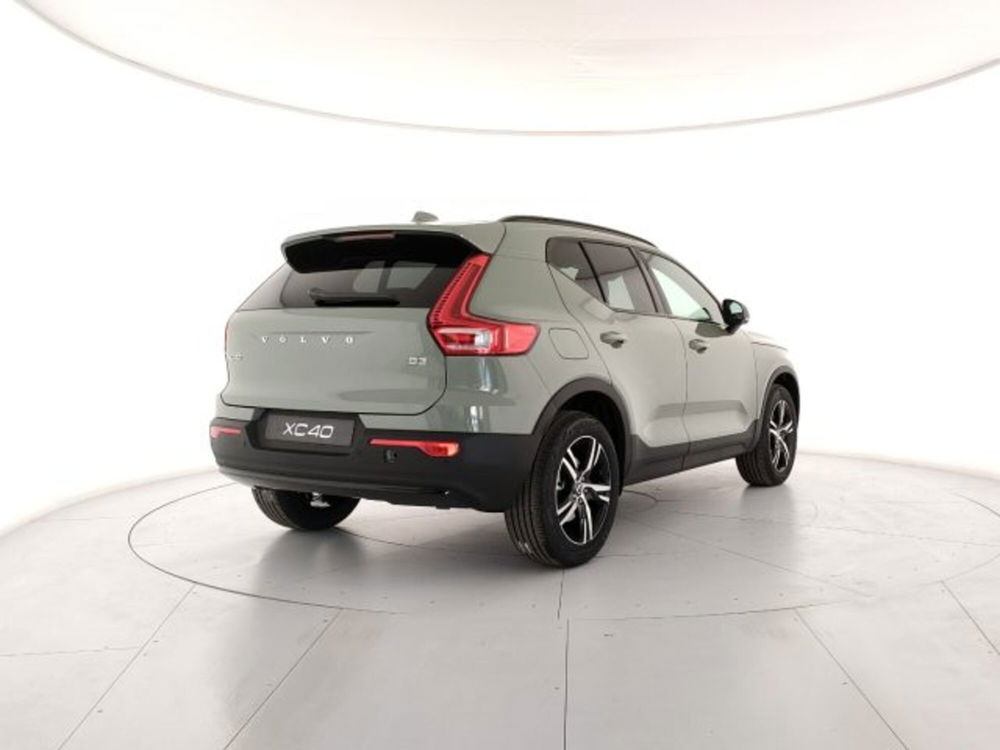 Volvo XC40 nuova a Modena (5)