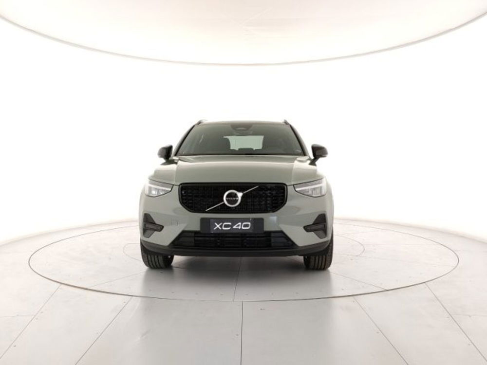 Volvo XC40 nuova a Modena (7)