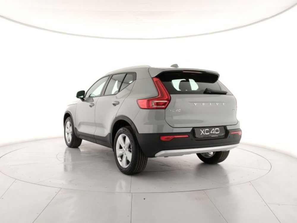 Volvo XC40 nuova a Modena (3)