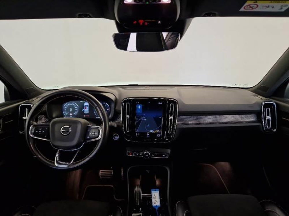 Volvo XC40 usata a Bari (7)