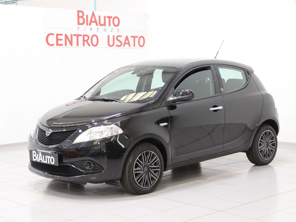 Lancia Ypsilon usata a Firenze