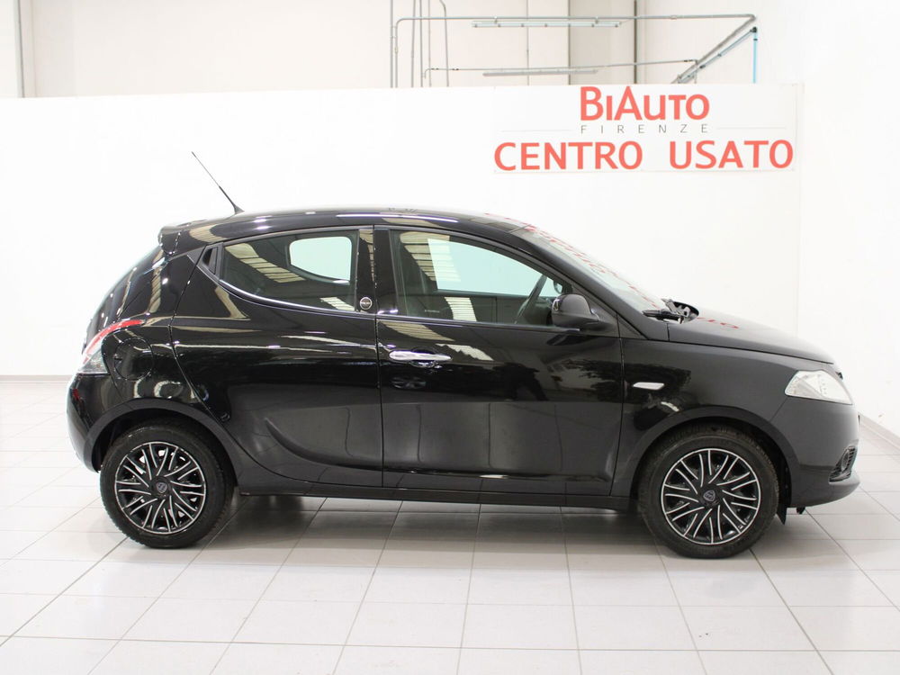 Lancia Ypsilon usata a Firenze (15)