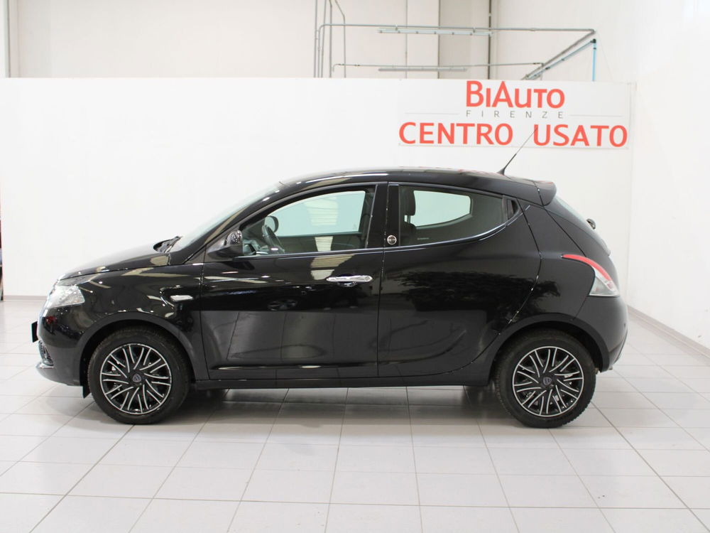 Lancia Ypsilon usata a Firenze (2)