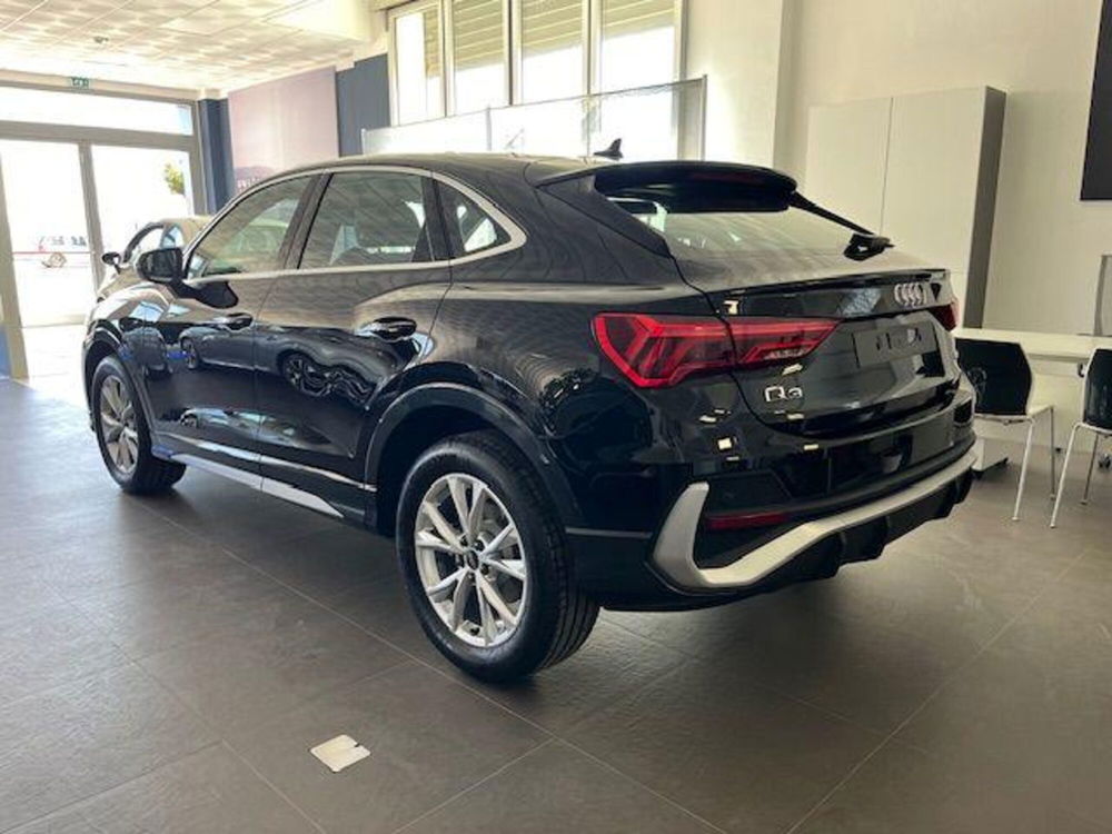 Audi Q3 Sportback nuova a Trapani (4)