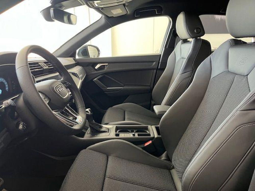 Audi Q3 Sportback nuova a Trapani (6)