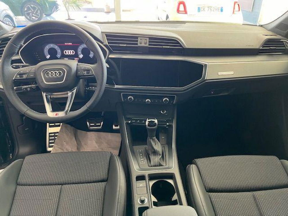 Audi Q3 Sportback nuova a Trapani (8)