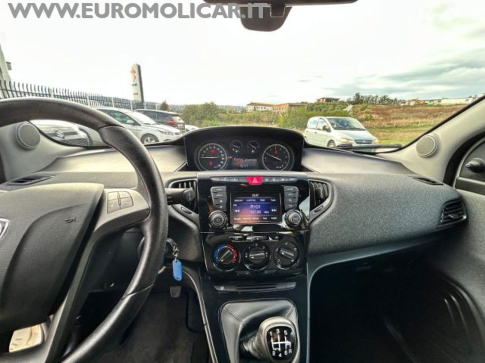 Lancia Ypsilon usata a Campobasso (11)