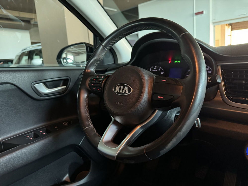 Kia Rio usata a Messina (15)