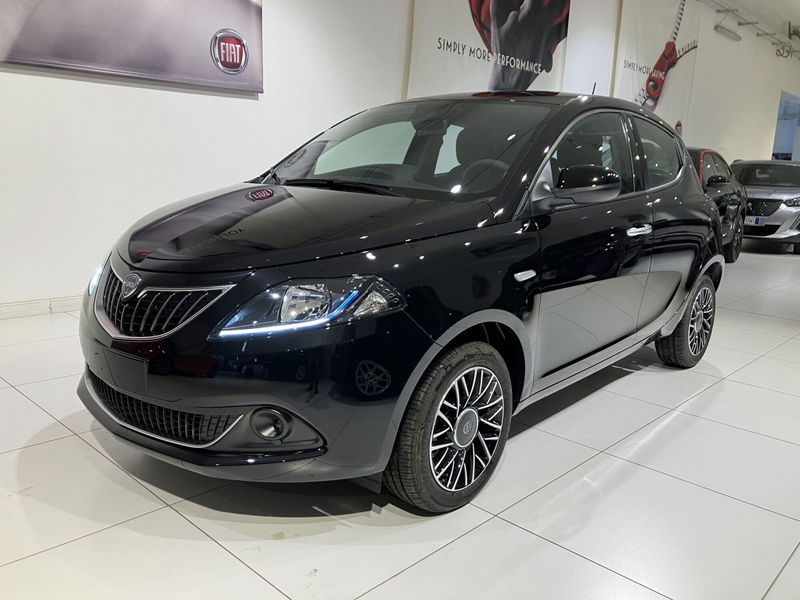 Lancia Ypsilon 1.2 69 CV 5 porte GPL Ecochic Alberta Ferretti nuova a Fornovo di Taro