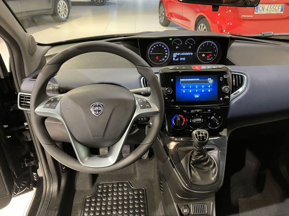 Lancia Ypsilon nuova a Parma (11)