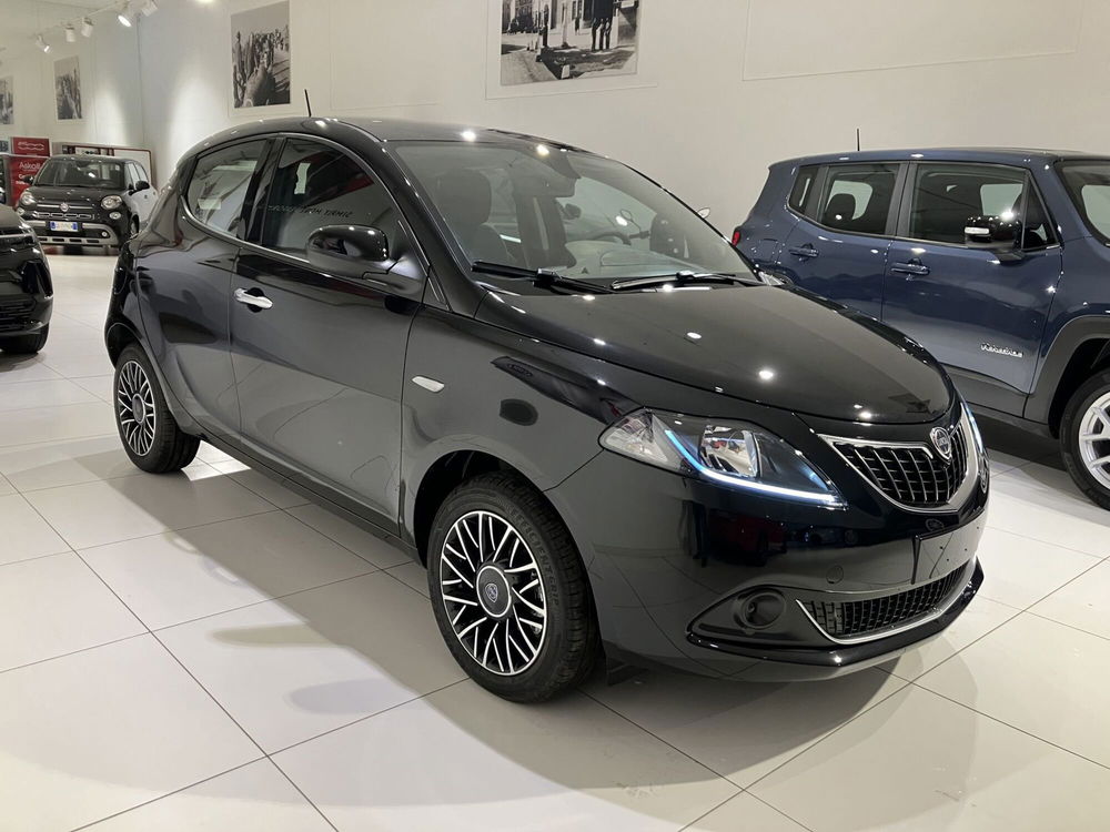 Lancia Ypsilon nuova a Parma (3)