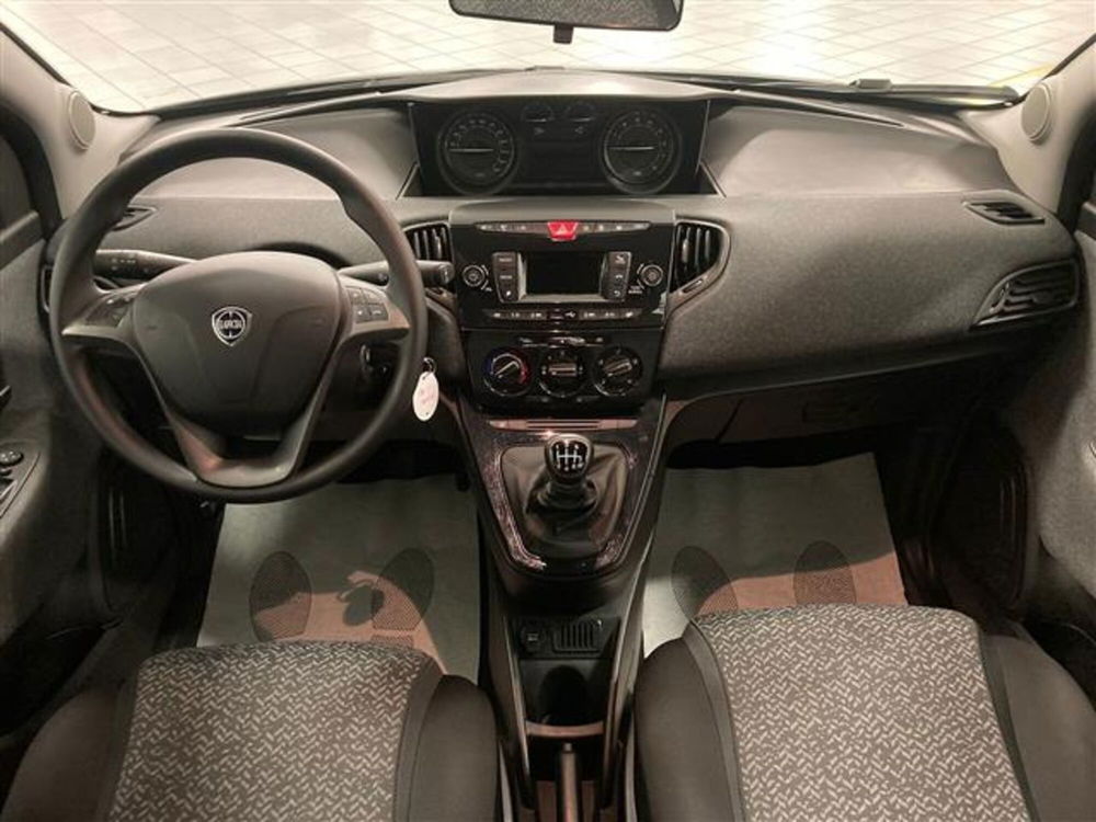 Lancia Ypsilon usata a Brescia (11)