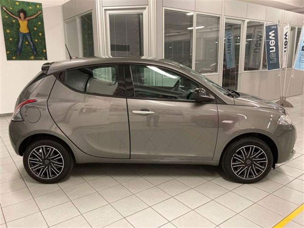 Lancia Ypsilon usata a Brescia (3)