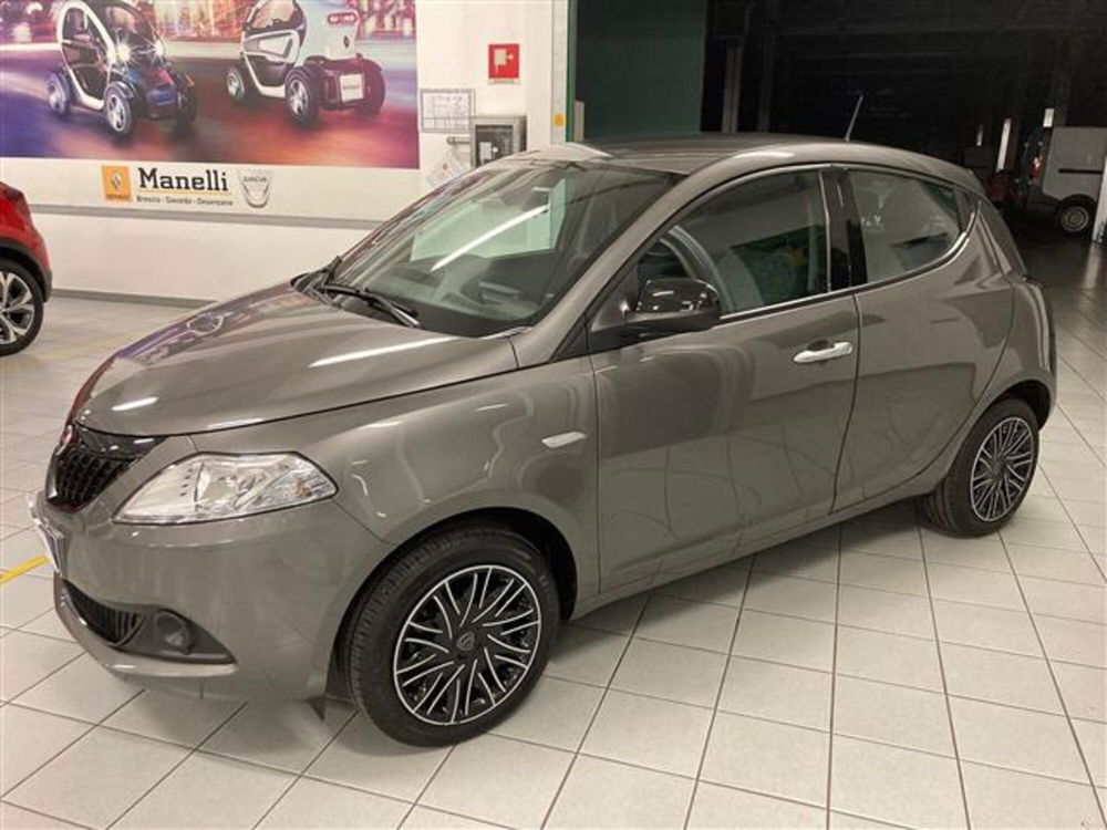 Lancia Ypsilon usata a Brescia (8)