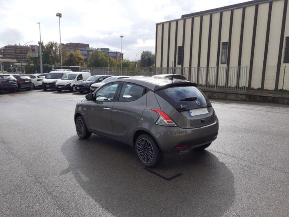 Lancia Ypsilon nuova a Firenze (10)