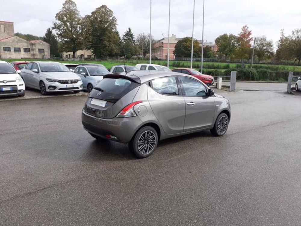 Lancia Ypsilon nuova a Firenze (8)