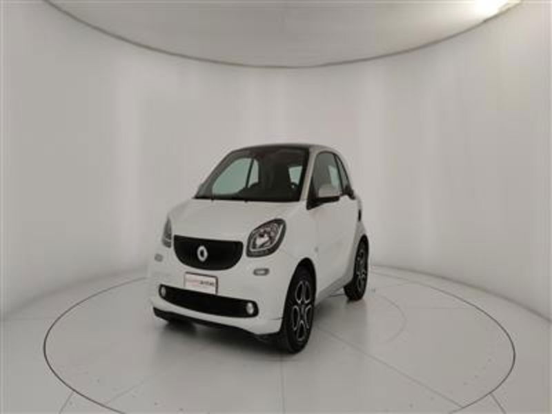 smart Fortwo 70 1.0 twinamic Passion  del 2017 usata a Bari