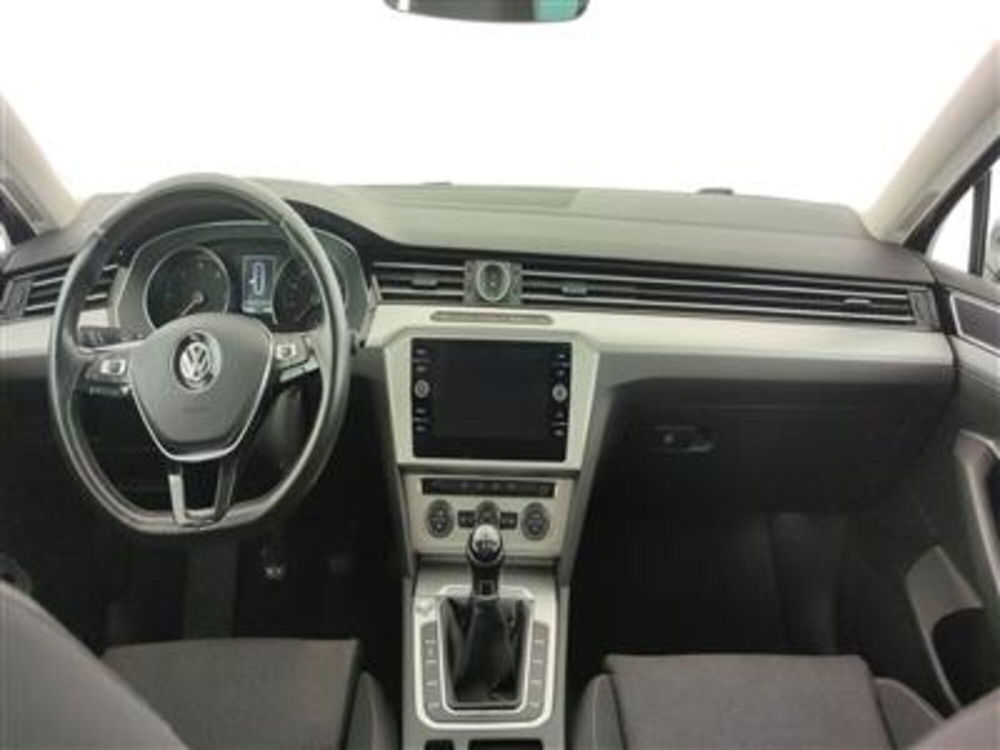 Volkswagen Passat Variant usata a Bari (14)