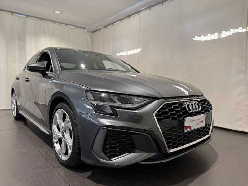 Audi A3 Sedan 30 TDI S line edition  del 2023 usata a Genova