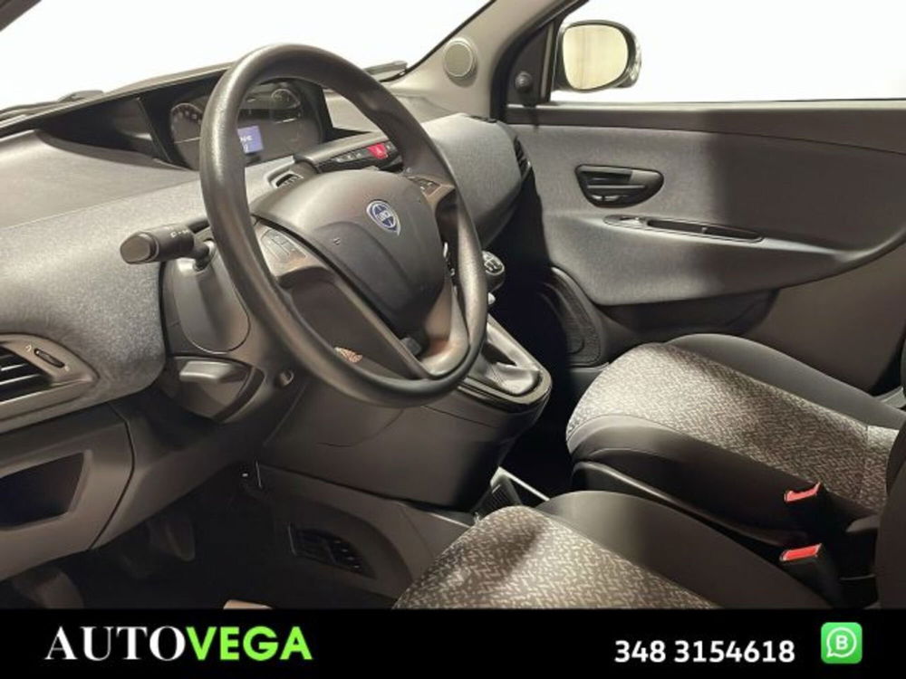 Lancia Ypsilon usata a Vicenza (7)