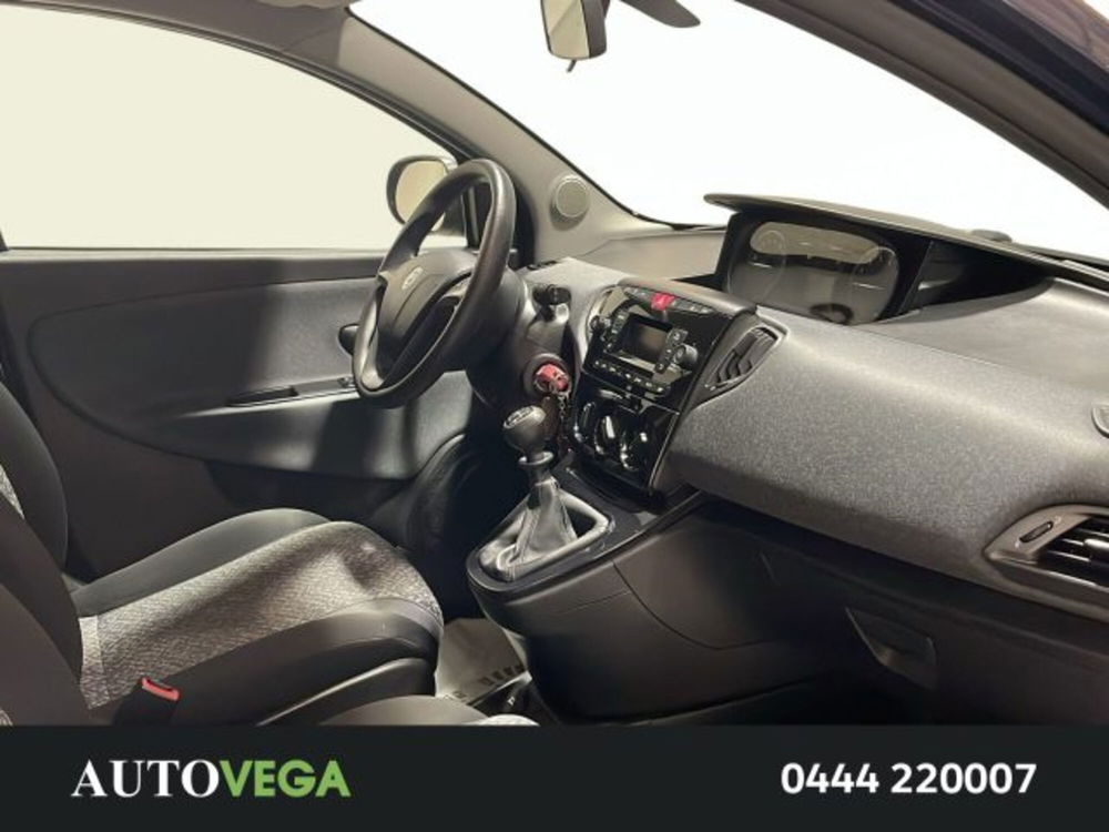 Lancia Ypsilon usata a Vicenza (6)