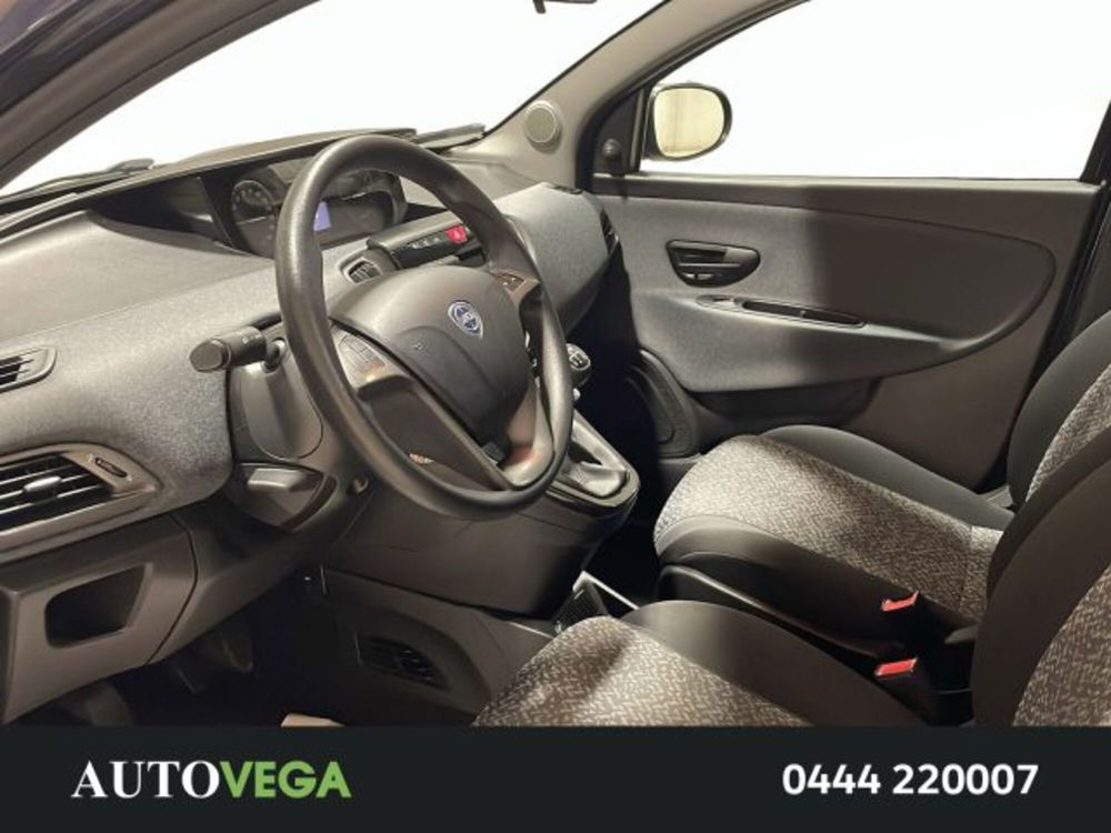 Lancia Ypsilon usata a Vicenza (8)