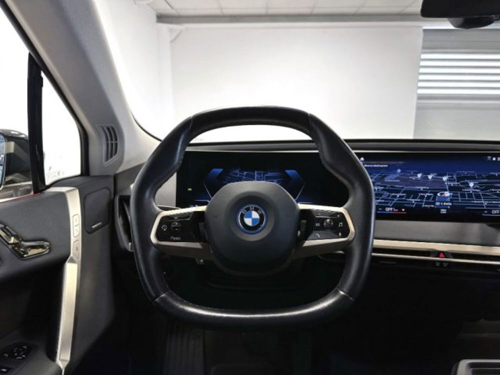 BMW iX usata a Modena (7)