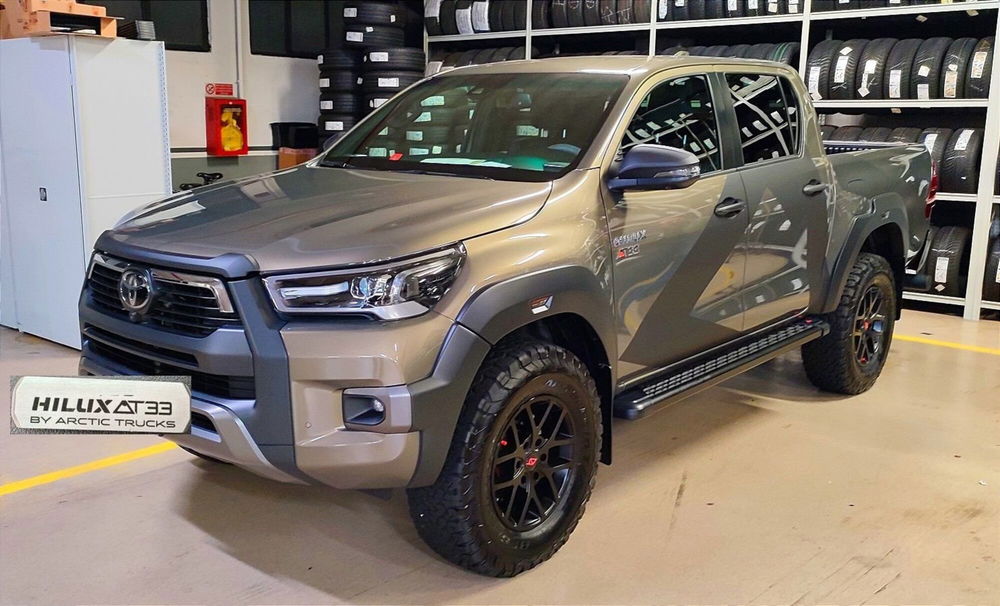 Toyota Hilux nuova a Milano