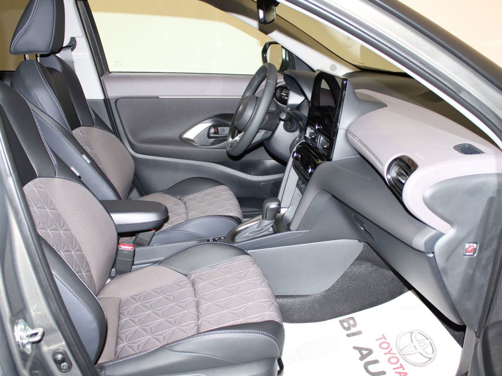 Toyota Yaris Cross nuova a Firenze (6)