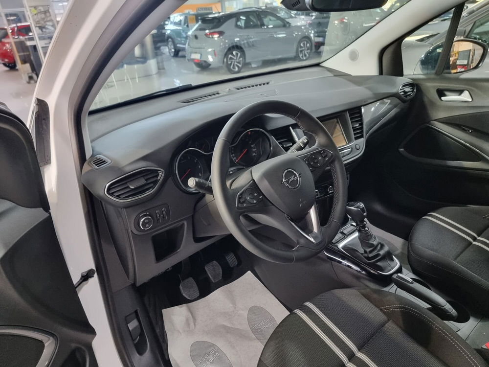 Opel Crossland nuova a Prato (9)