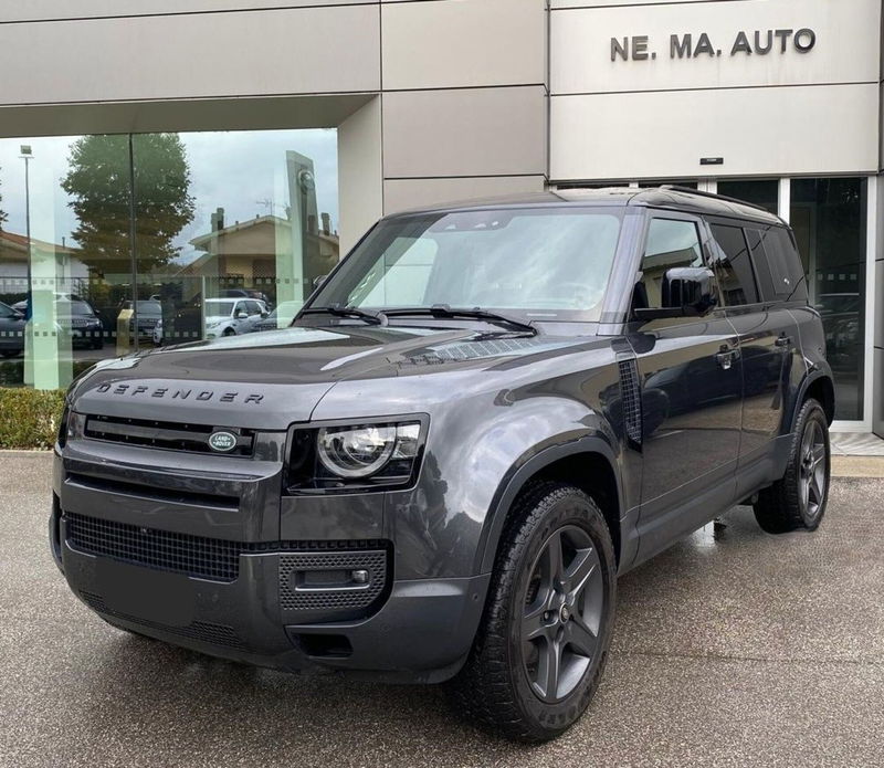 Land Rover Defender 110 3.0D I6 250 CV AWD Auto Commercial SE del 2023 usata a Pontedera