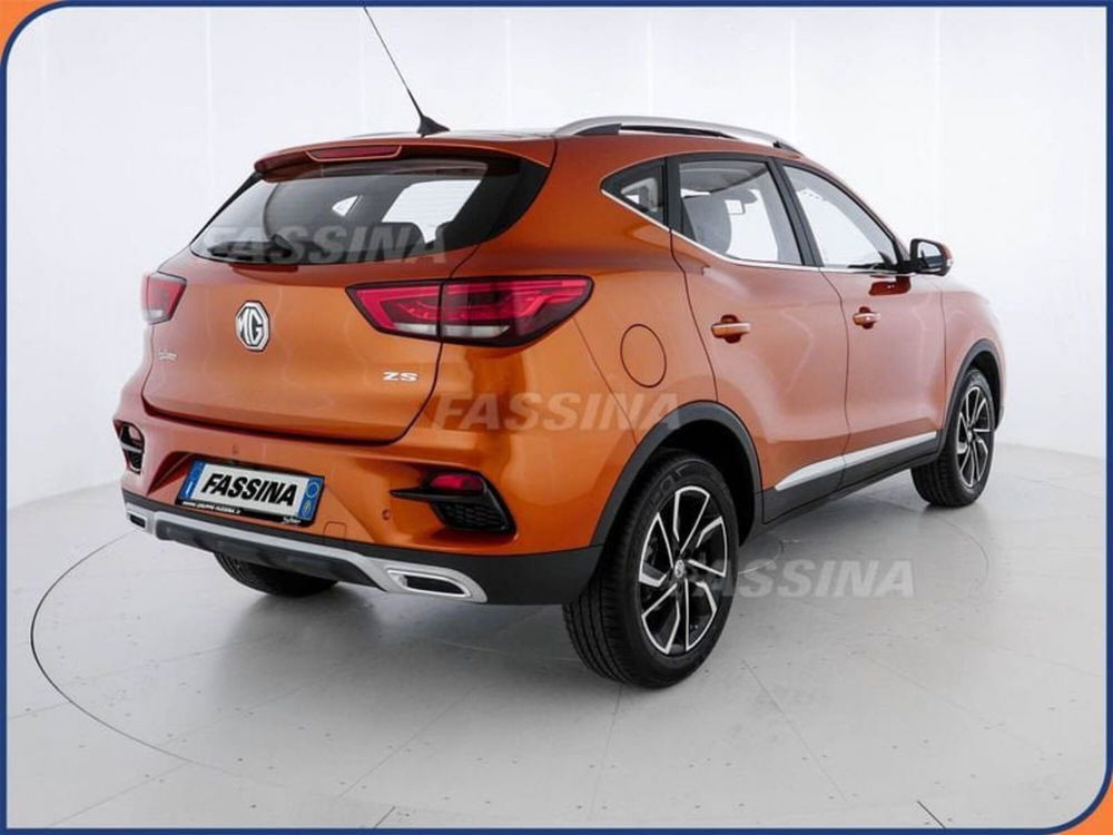 Mg ZS (2021-->) nuova a Milano (6)