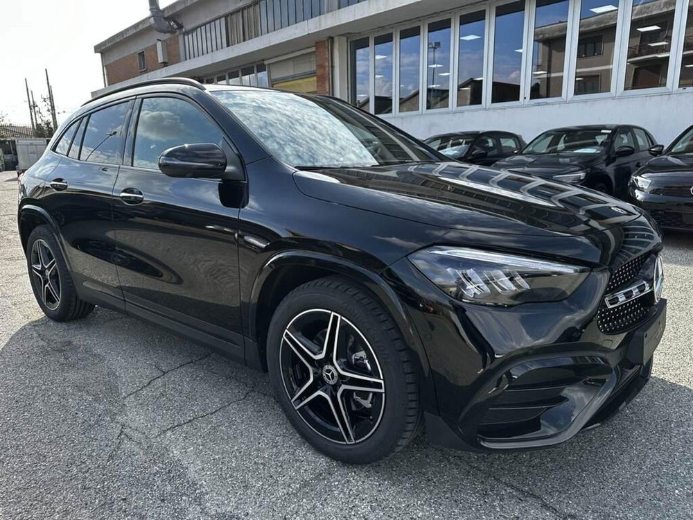 Mercedes-Benz GLA SUV nuova a Torino (3)