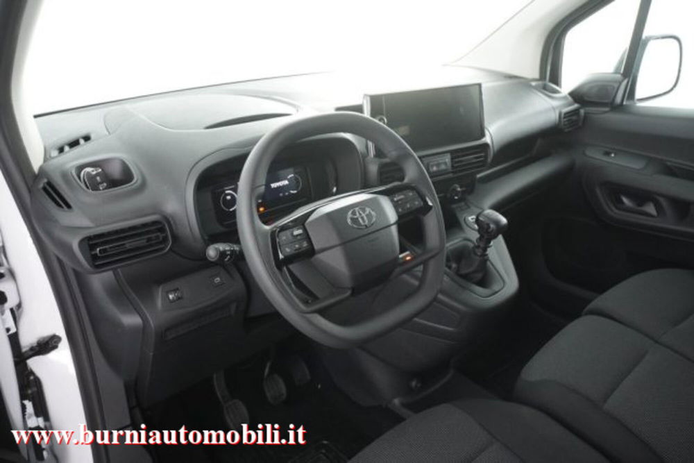 Toyota Proace City nuova a Milano (4)